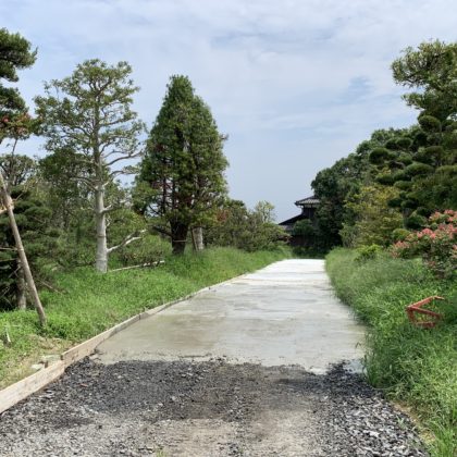 コンクリート道路施行中